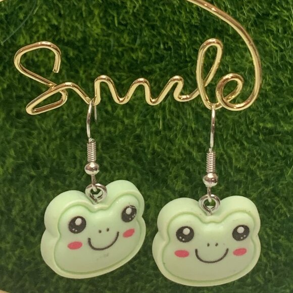 Frog Earring, Amphibian Earring, Frog Jewelry, Silly Animal Earring, Gift Idea - Picture 5 of 8